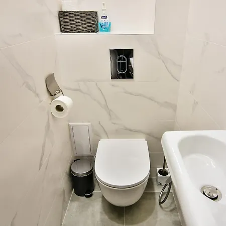 Center 2br Next To Sea Apartament Varna